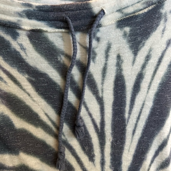 Free People Size M We The Free Best Catch Blue Tie Dye Long Sleeve Soft Tee $108 - Picture 5 of 7